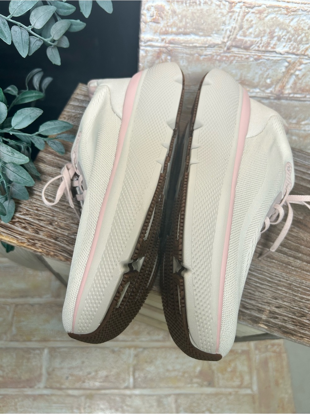 Revitalign Gaia Walking Sneaker Sand Shell Pink Women’s Size 9D wide NWOB #22 - Picture 8 of 11